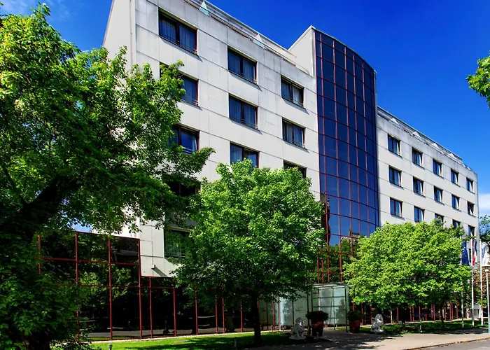 Lion's Garden Hotel