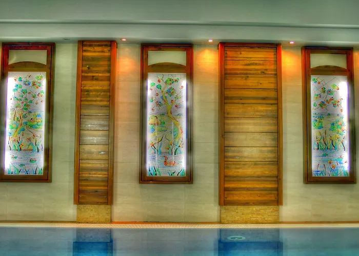 Lion's Garden Hotel 4*