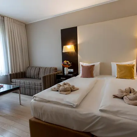 Lion's Garden Hotel 4*