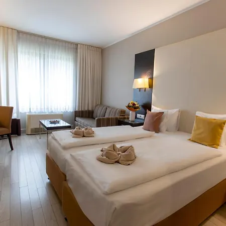 Lion's Garden Hotel 4*