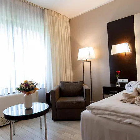 Lion's Garden 4*
