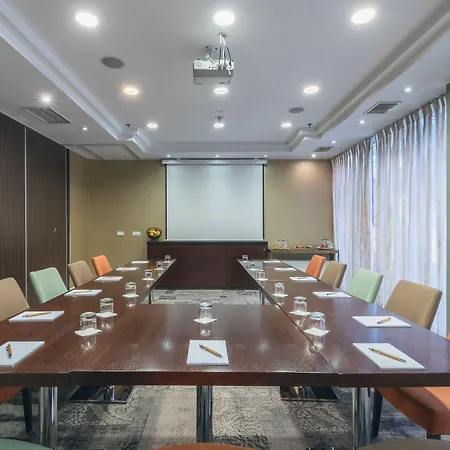 Ξενοδοχείο Lion's Garden