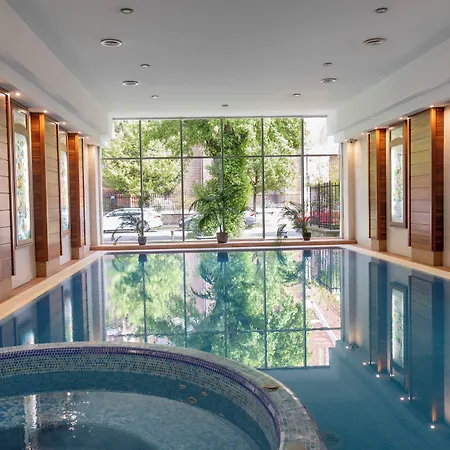 Lion's Garden 4*