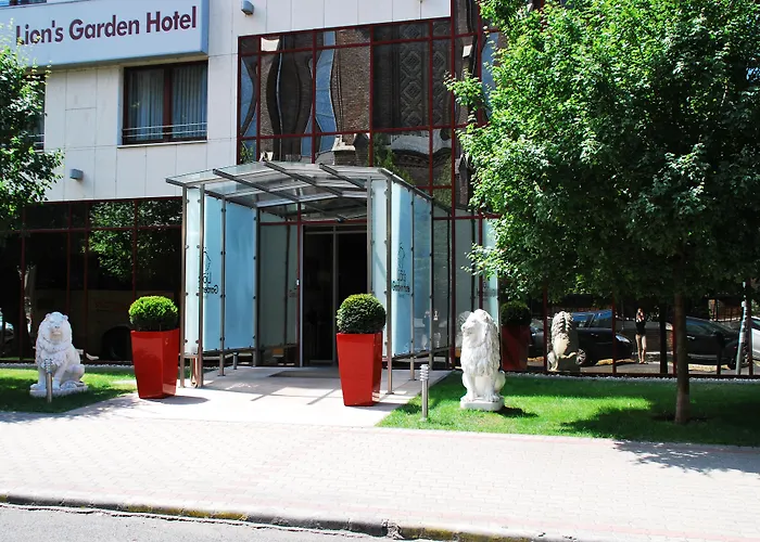 Hotel Lion's Garden 4*