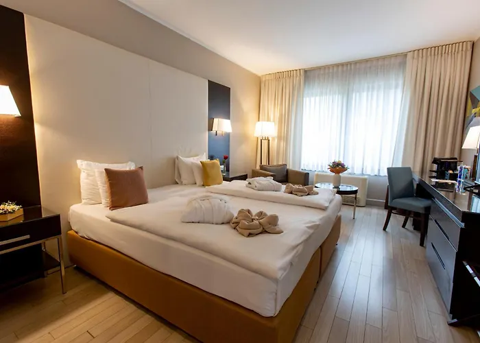 Lion's Garden Hotel 4*