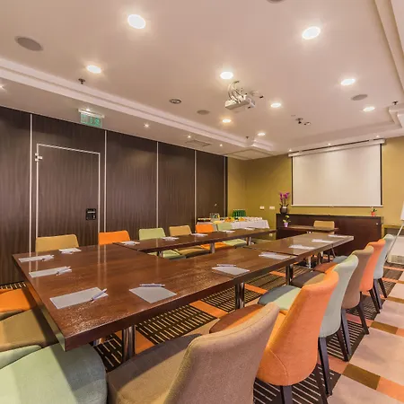 Lion's Garden Hotel 4*